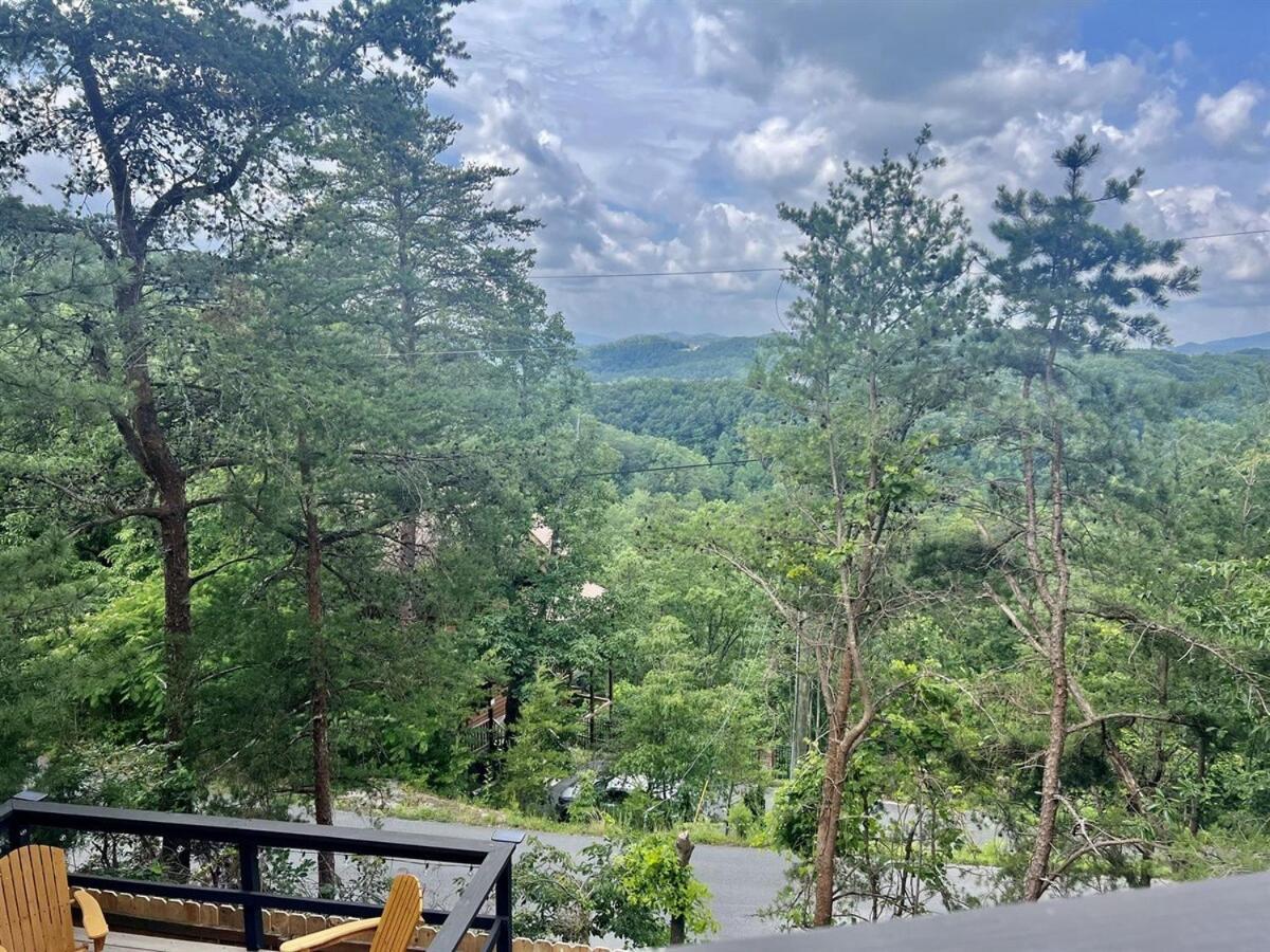 Whiskey Ridge 3 Bdrm Cabin-Firepit, Fenced Yard, Hot Tub Βίλα Pigeon Forge Εξωτερικό φωτογραφία