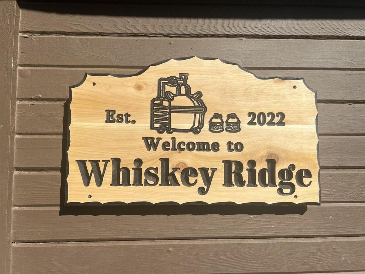 Whiskey Ridge 3 Bdrm Cabin-Firepit, Fenced Yard, Hot Tub Βίλα Pigeon Forge Εξωτερικό φωτογραφία